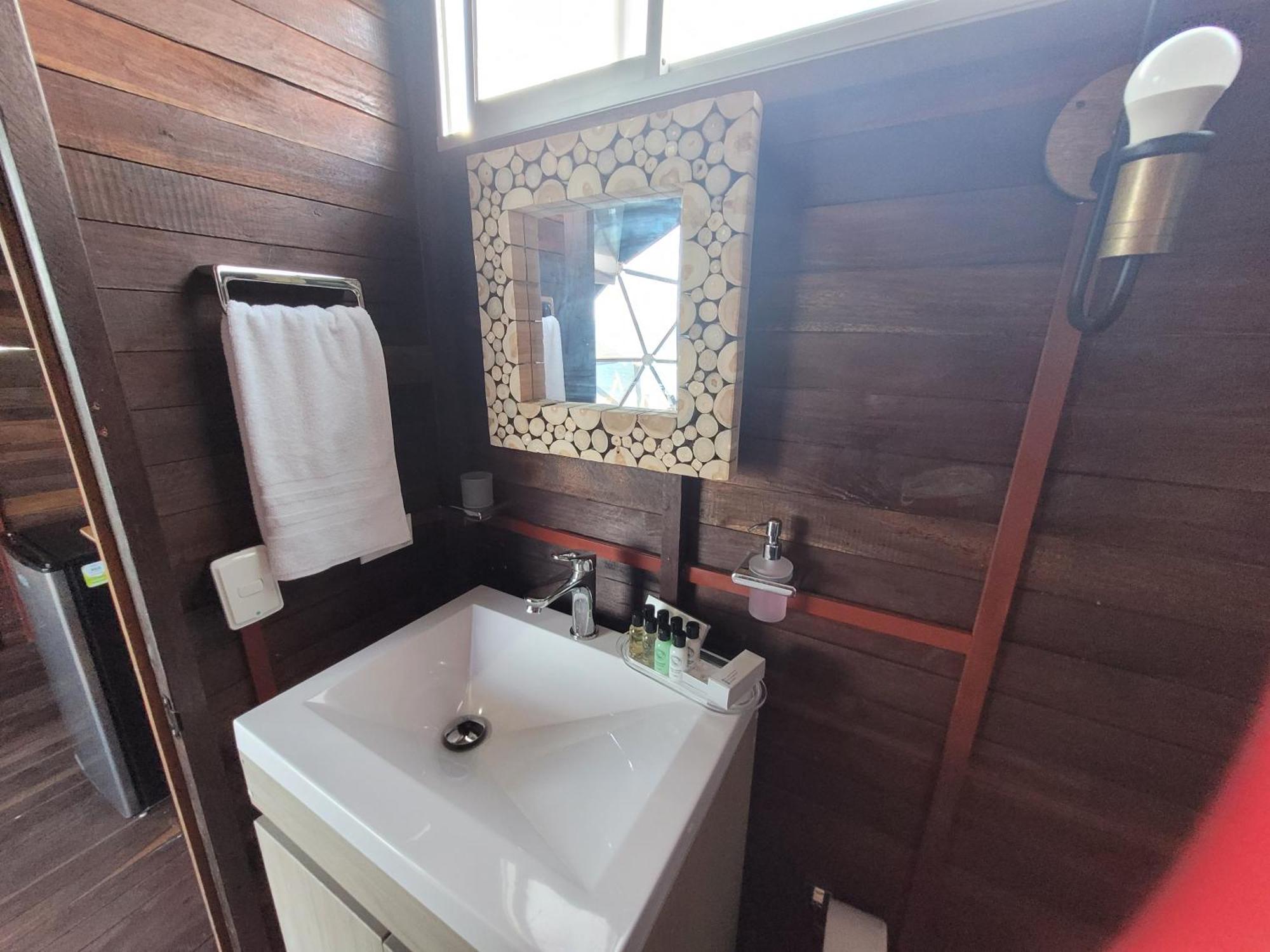 321 Surprise Beach House And Glamping Archibolds Exterior foto